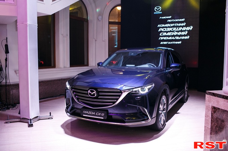 Mazda официально представила CX-3 и CX-9 в Украине