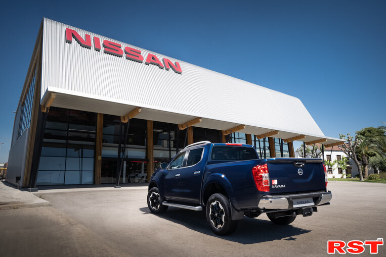 В Украине стартуют продажи обновленного Nissan Navara