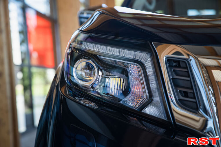 В Украине стартуют продажи обновленного Nissan Navara