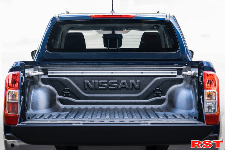 В Украине стартуют продажи обновленного Nissan Navara
